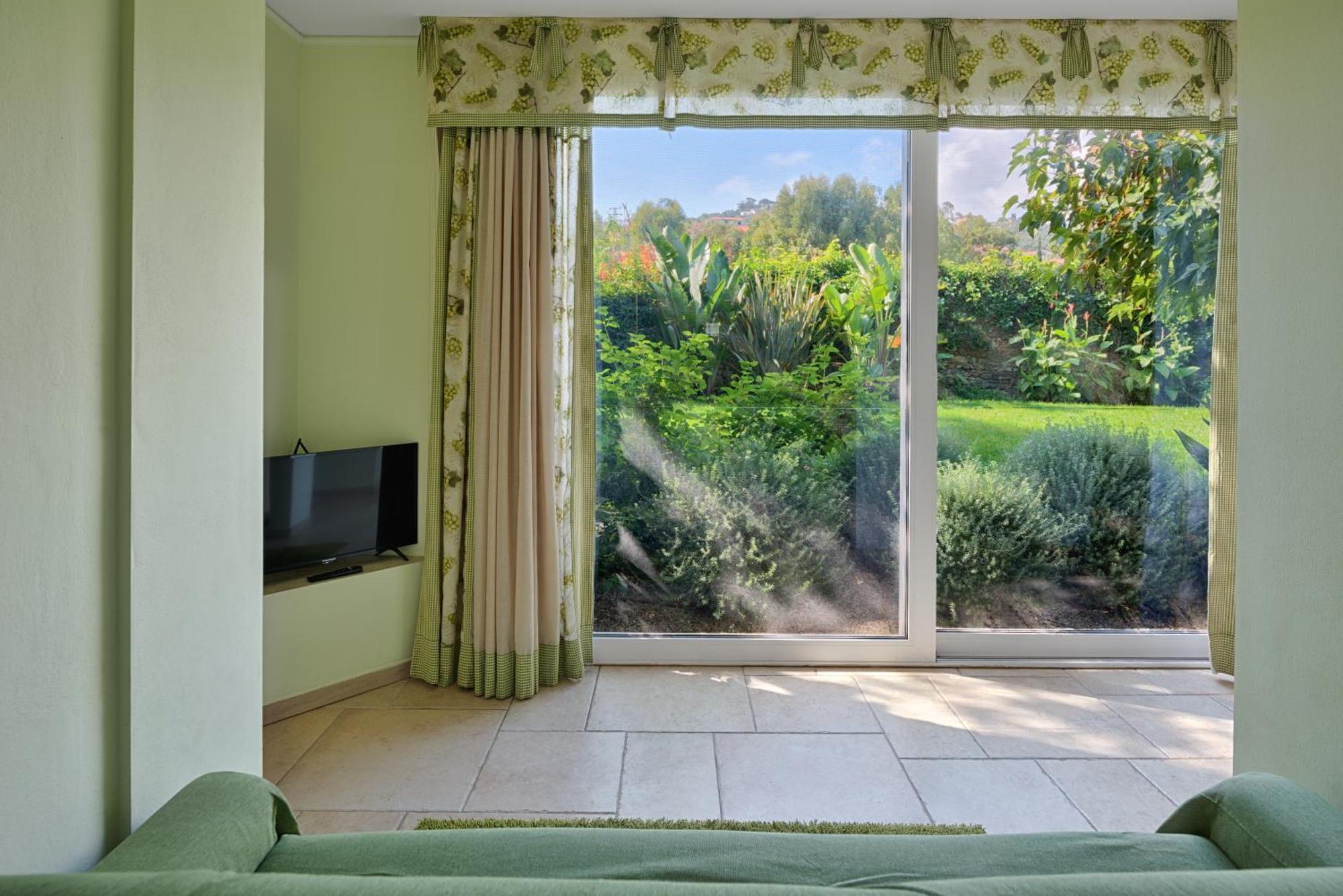 Casa Vacanze Nel Giardino Di Renzo Imperia Exterior photo